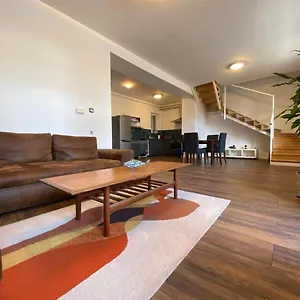 Apartamento 2 Bedroom 107 M2 Loft With Balcony, Budapest